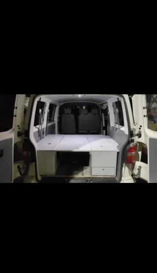 Volkswagen Transporter T5 Hibrida. Etiqueta B