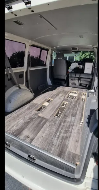 Volkswagen Transporter T5 Hibrida. Etiqueta B