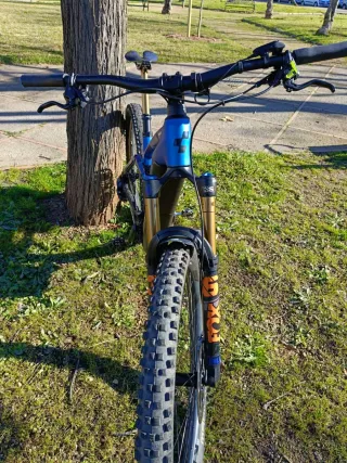 Bici eléctrica 29 azul