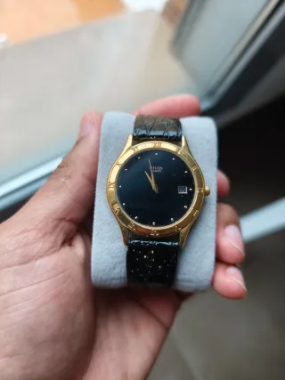 Reloj Citizen Quarzo Dorado y Negro