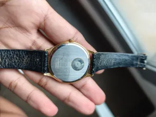 Reloj Citizen Quarzo Dorado y Negro