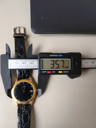 Reloj Citizen Quarzo Dorado y Negro