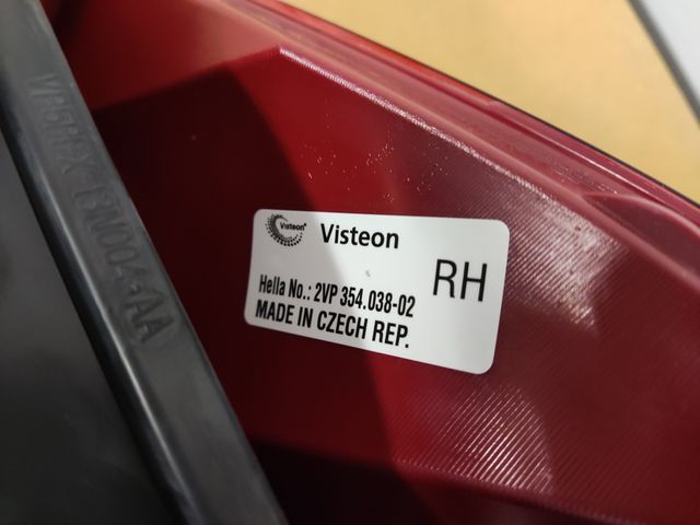 HELLA 2VP 354 038-021 Piloto posterior Peugeot 207