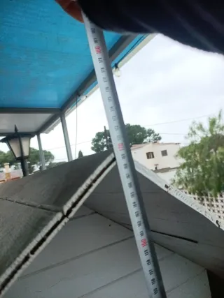 Caseta de juguete blanca