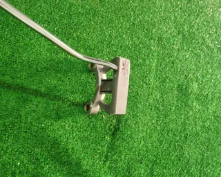 Putter Scotty Cameron Futura 33"