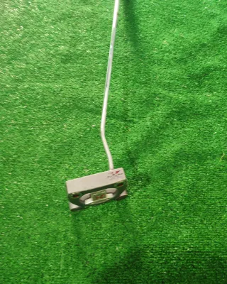 Putter Scotty Cameron Futura 33"