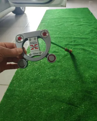 Putter Scotty Cameron Futura 33"