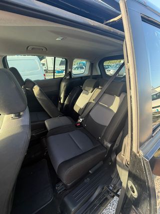 Mazda 5 2006 7 PLAZAS
