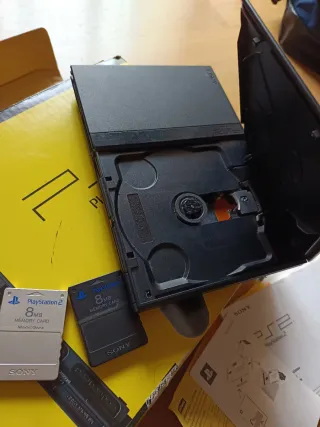 PlayStation 2 + Buzzers Buzz