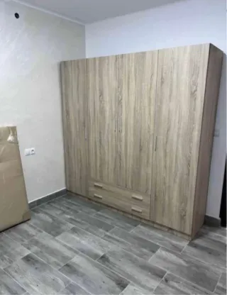 Armarios de madera nuevos