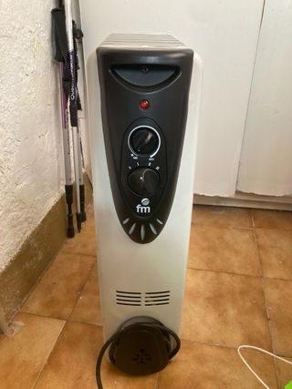 Radiador de aceite blanco y negro