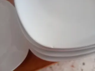 Platos cuadrados blancos de cerámica