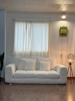 Sofá beige moderno + mesa de centro OFERTA!
