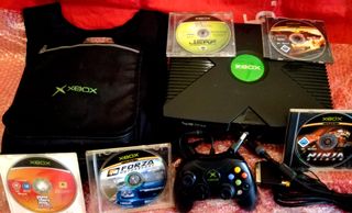 Consola Xbox Clásica Negra + 4 Juegos + mochila