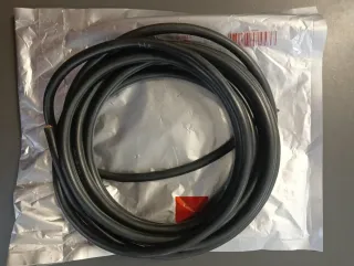 Cable eléctrico flexible negro