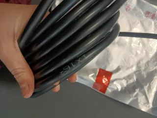 Cable eléctrico flexible negro