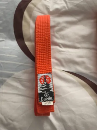 Lote equipación karate cinturones y zapatillas