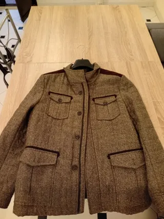 Chaqueta de hombre beige y marrón