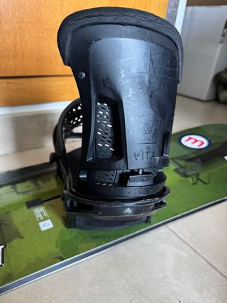 Snowboard Burton 159w y fijaciones