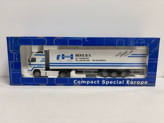 Camión Volvo FH15 escala 1/50