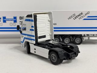 Camión Volvo FH15 escala 1/50