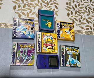 Game Boy Color + 5 Juegos Pokémon + Funda Pikachu.