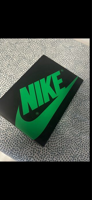 Nike Air Jordan 1 Retro High OG 'Lucky Green'