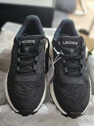 Zapatillas Lacoste Negras y Blancas