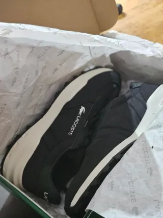 Zapatillas Lacoste Negras y Blancas