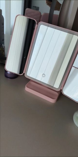 Espejo de maquillaje plegable con luz LED