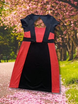 Vestido entallado negro coral
