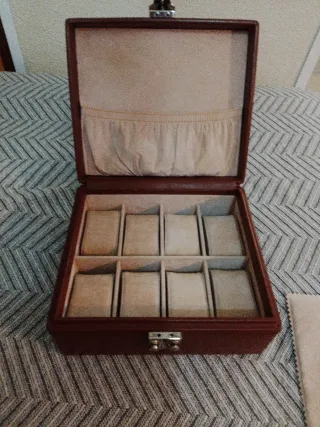 Caja para 8 relojes