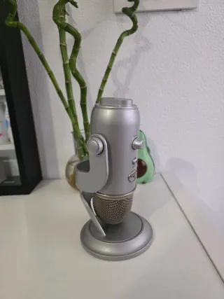 Micrófono Blue Yeti Gris