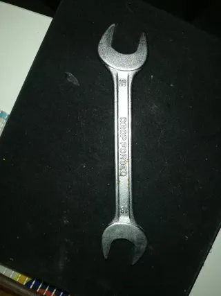 Llave fija 18-19 Drop Forged + Destornillador