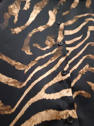 Camisa blusa estampada cebra talla M