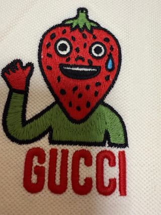 Polo Gucci Blanco con Dibujo de Fresa