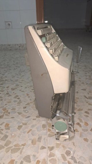 Máquina de escribir Olympia años 70