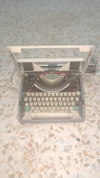 Máquina de escribir Olympia años 70