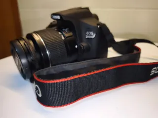 Cámara Canon EOS 2000D Reflex