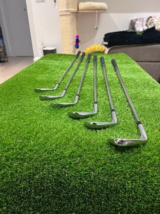 Juego Palos Golf Titleist T200 2023