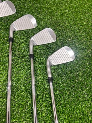 Juego Palos Golf Titleist T200 2023