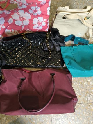 Lote indivisible 35 bolsos