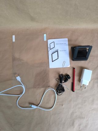 Tablet Android 10" con accesorios - Negra (nueva)