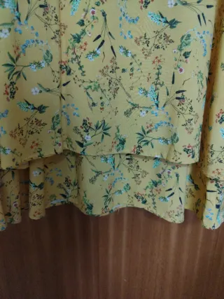 Vestido amarillo estampado flores