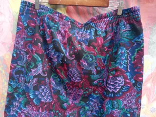 GRANATE-MORADA 4XL/FLORES 4XL/CUADROS XL:1X1,5€