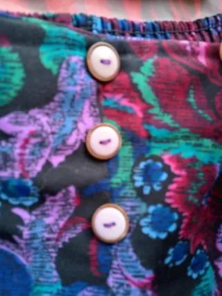 GRANATE-MORADA 4XL/FLORES 4XL/CUADROS XL:1X1,5€