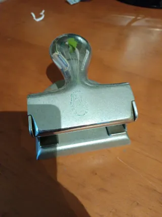 Taladradora de oficina metálica