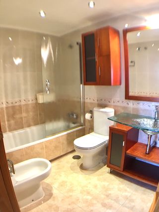 Piso luminoso con garaje amplio y trastero.