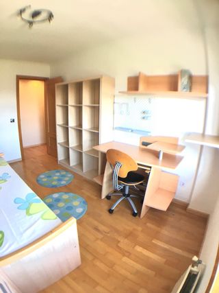 Piso luminoso con garaje amplio y trastero.