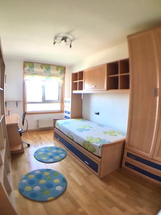 Piso luminoso con garaje amplio y trastero.